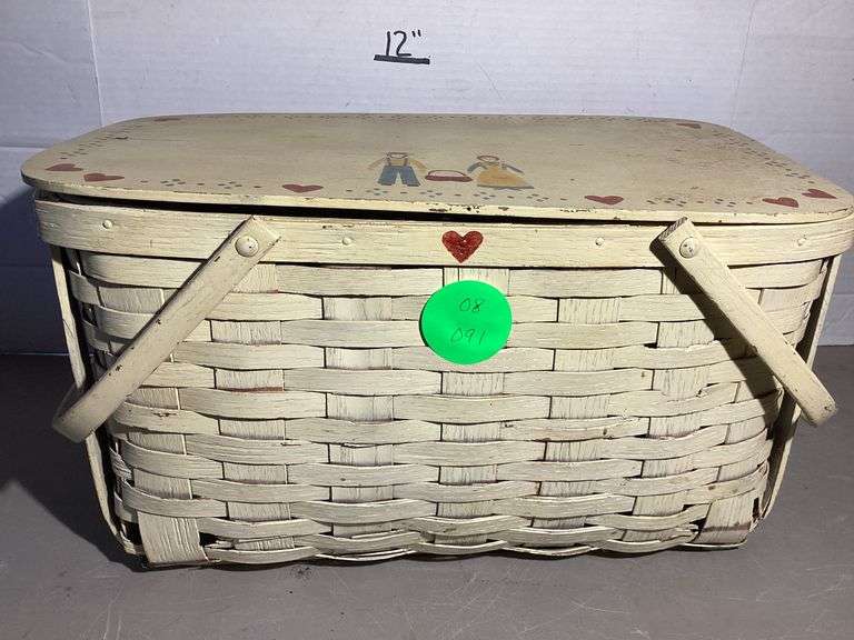 WHITE PICNIC BASKET Currie Auction Service