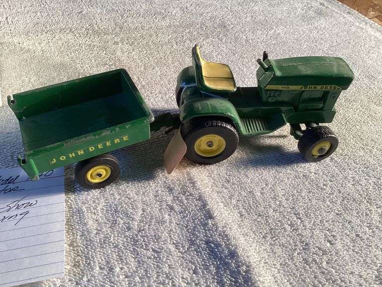 JOHN DEERE MODEL 140 GARDEN TRACTOR WITH CART Currie Auction Service