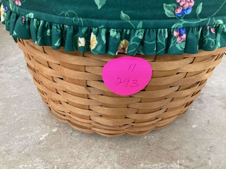 LONGABERGER BASKET 1995 Currie Auction Service