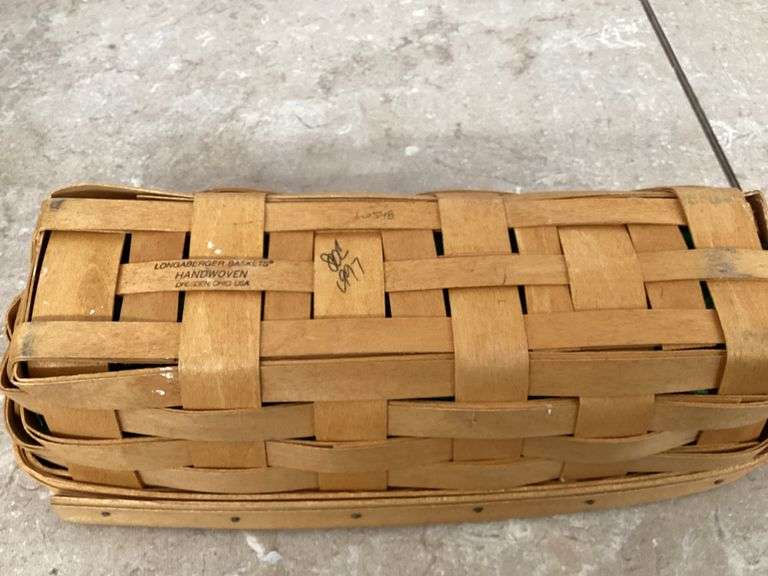 LONGABERGER BASKET 1997 Currie Auction Service