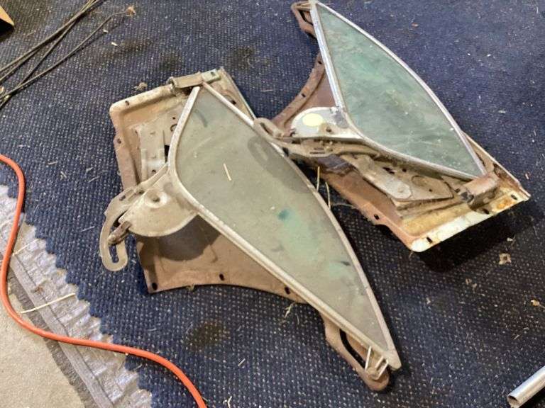 1955 FORD CROWN VIC REAR QUARTER WINDOWS Currie Auction Service
