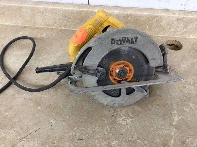 DEWALT CIRCULAR SAW Currie Auction Service