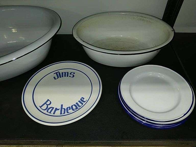 Vintage Enamelware Dishes Wash Basins Etc Dixon's Auction at Crumpton