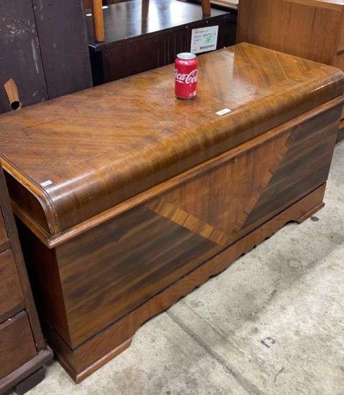 Vintage Lane cedar chest, finish wear Dixon's Auction at Crumpton