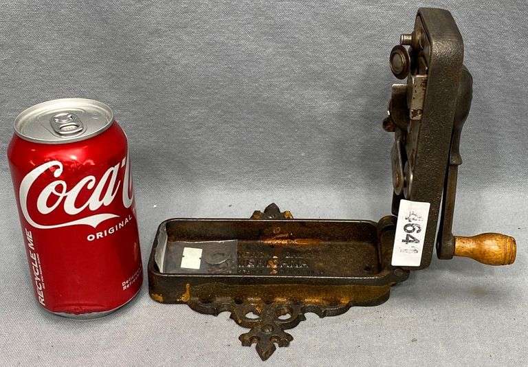 Universal Dazey Americana can opener Dixon's Auction at Crumpton