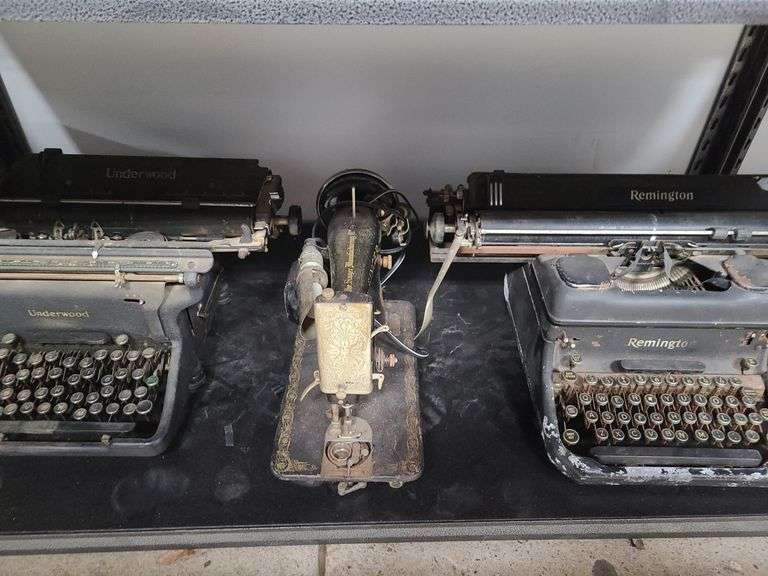 Lot Antique Singer Sewing Machine + Remington & Underwood Typewriter Dixon's Auction at Crumpton