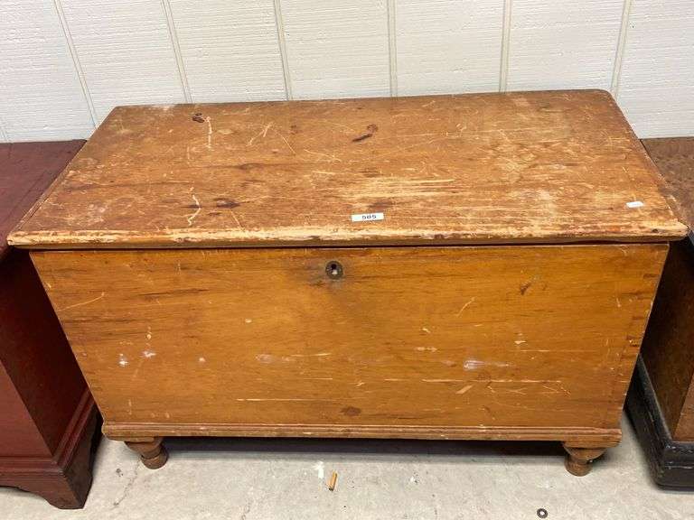 Antique farmhouse dovetailed blanket chest Dixon's Auction at Crumpton