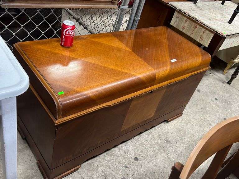 Lane depressionera cedar chest, veneer damage Dixon's Auction at