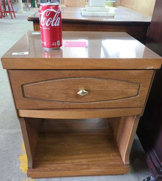 Bassett MCM nightstand Dixon's Auction at Crumpton
