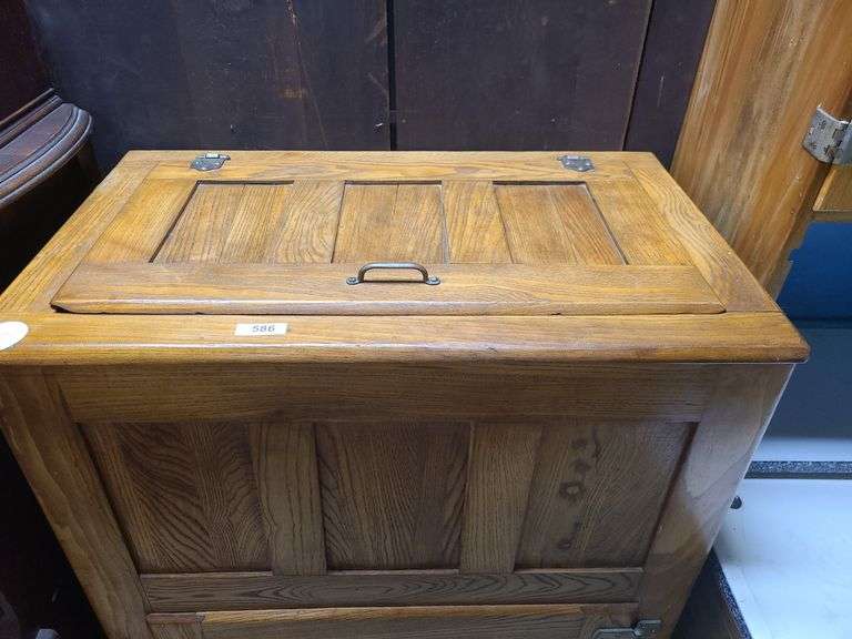 Antique oak ice chest Dixon's Auction at Crumpton