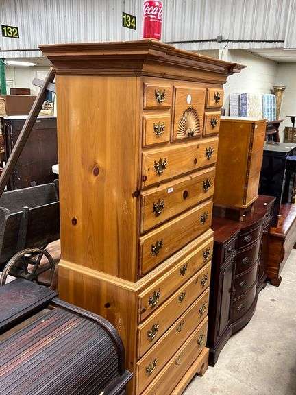 Thomasville Waxed Pine One piece Chest On Chest Missing Some Bails And 