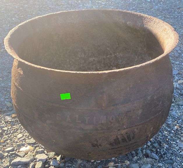 vintage cast iron baltimore stamped couldron Dixon's Auction at Crumpton