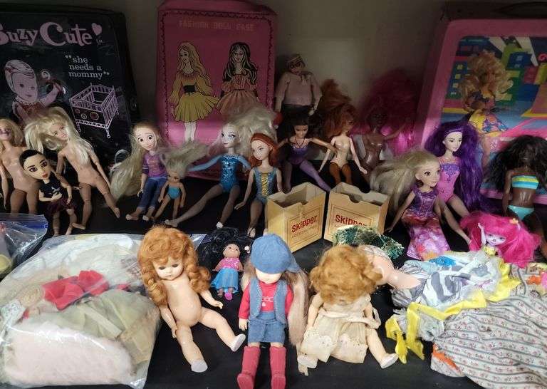 Lot Vintage Barbie Type Dolls, Clothing etc Dixon's Auction at Crumpton