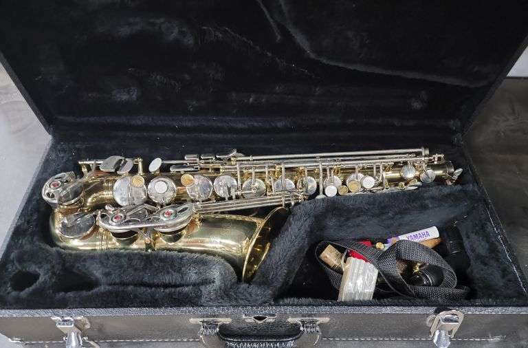 Student Saxophone in Case Dixon's Auction at Crumpton