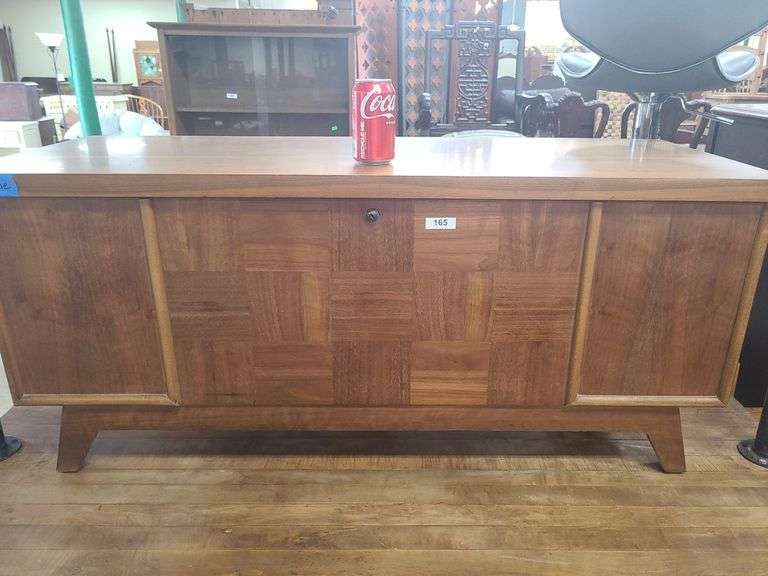 Lane MCM cedar chest Dixon's Auction at Crumpton