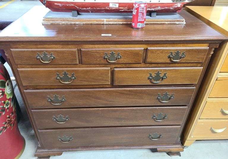 mahogany chest of drawers, chip to foot Dixon's Auction