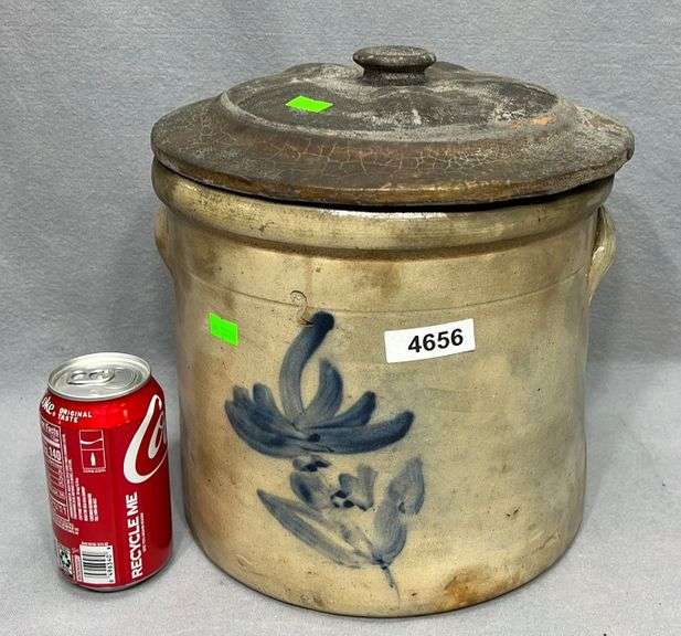 Antique blue decorated stoneware crock w/ lid Dixon's Auction at Crumpton