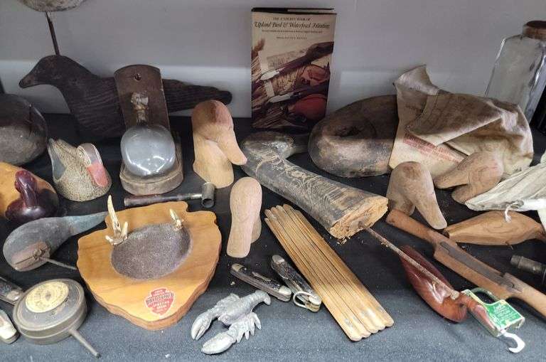 Lot Duck Decoys Heads, Pocket Knives, Powder Flask Etc Dixon's