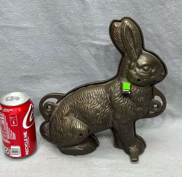 Antique Griswold cast iron rabbit mold Dixon's Auction at Crumpton