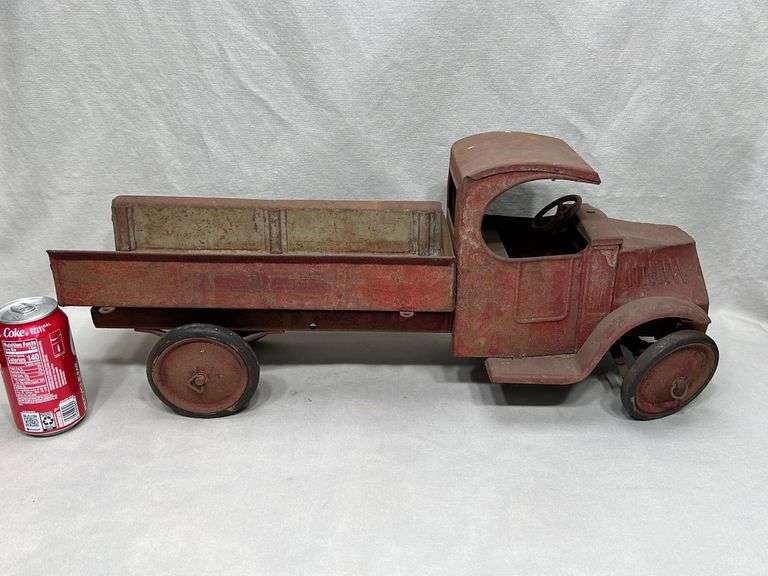 American pressed steel 'Army Truck' toy Dixon's Auction at Crumpton