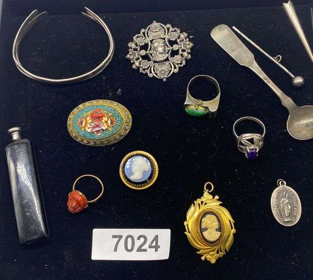 Silver & Vintage Jewelry Lot Dixon's Auction at Crumpton