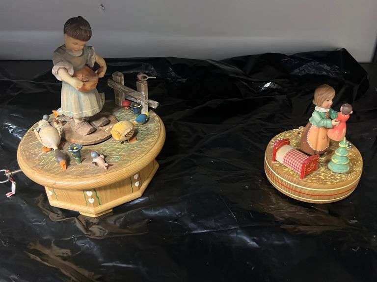 Lot of Vintage Anri Music Boxes Dixon's Auction at Crumpton