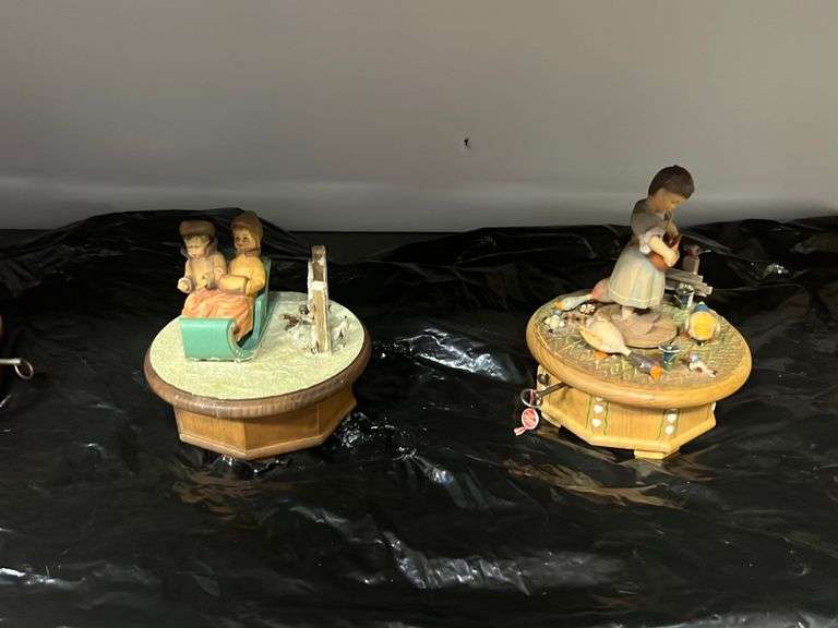 Lot of Vintage Anri Music Boxes Dixon's Auction at Crumpton