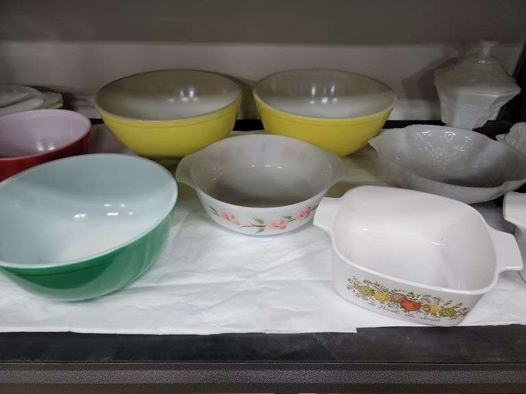 Lot Vintage Pyrex Bowls, Corning Ware Style Covered Dishes etc Dixon