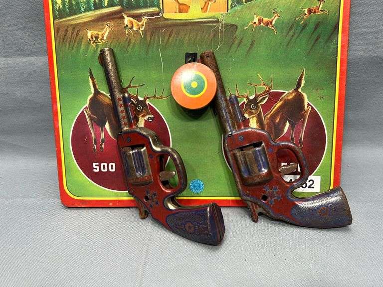 Vintage Wyandotte tin Deer Hunt target game Dixon's Auction at Crumpton