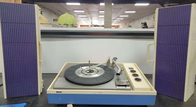 Vintage RCA Turntable & Speakers - Dixon's Auction at Crumpton