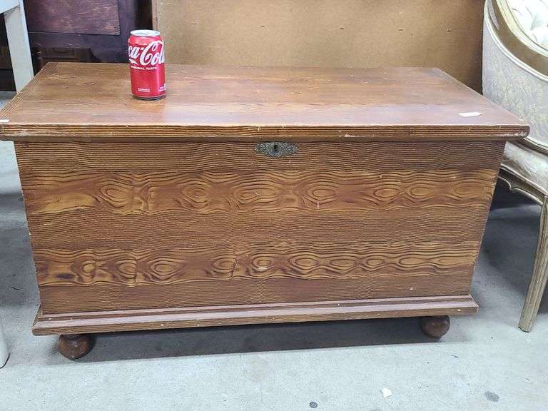 Antique Lancaster Co. PA ochregrained blanket chest Dixon's Auction