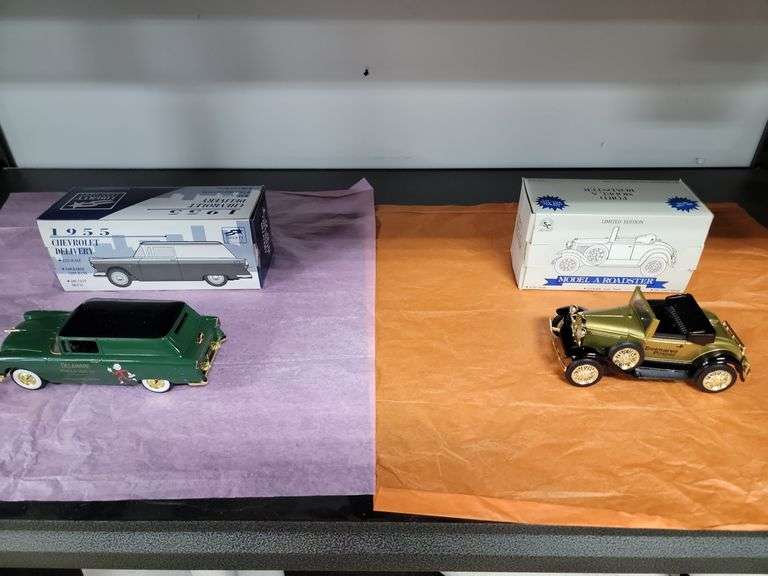 Lot Diescast Antique Car Banks Dixon's Auction at Crumpton