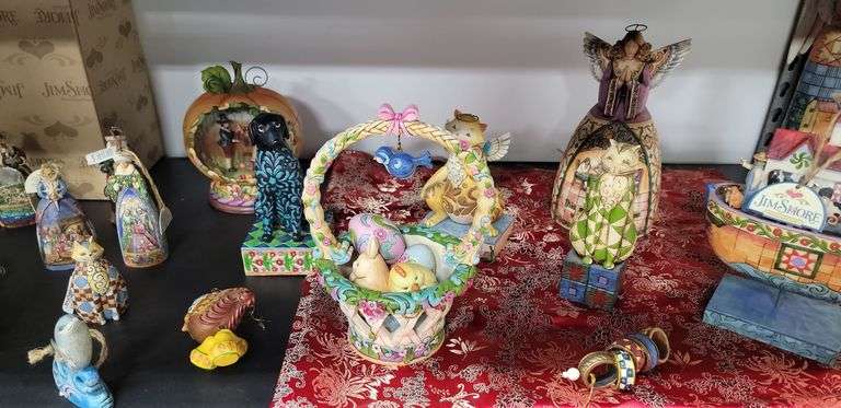 Lot Of Jim Shore Figurines &amp; Decor - Dixon's Auction at Crumpton