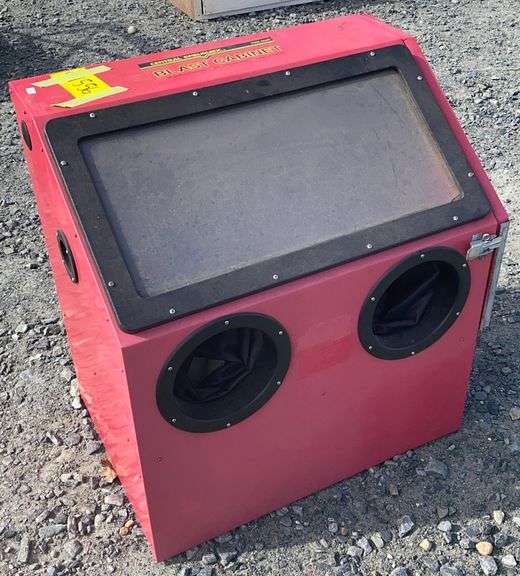 Sand Blaster Set Up Dixon's Auction at Crumpton