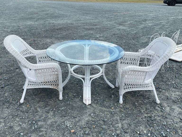 3 Pcs Synthetic Wicker Table And Chairs With Glass Top Dixon's