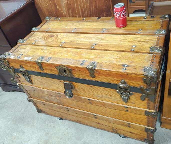 Antique Flat Top Steamer Trunk Dixon's Auction at Crumpton
