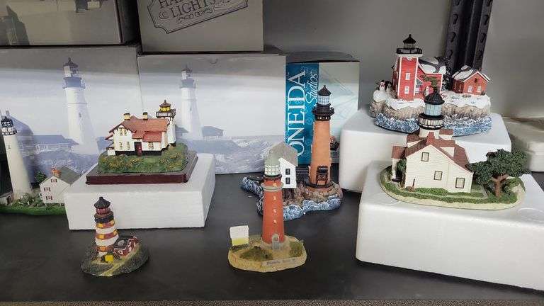 Collection Of Harbor Lights Lighthouses - Dixon's Auction at Crumpton