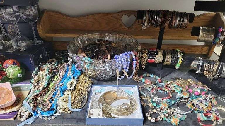 Lot De Bijoux Fantaisie Argenté - Collier, Bagues, Bracelets, Pendentif