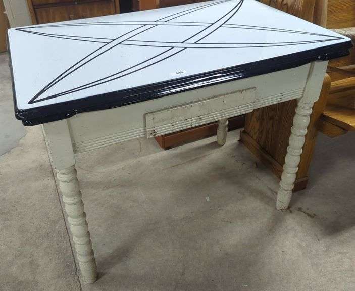 Vintage Porcelain Top Kitchen Table Dixon's Auction at Crumpton