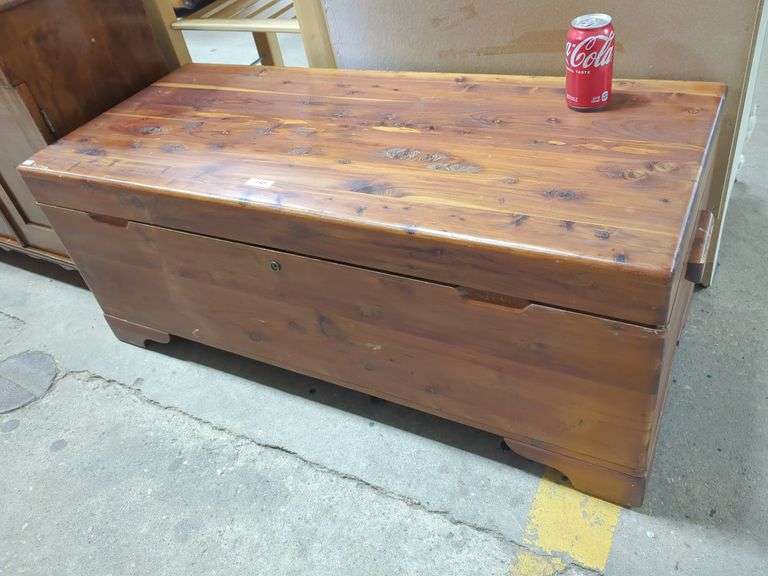 Vintage Cedar Chest - Dixon's Auction at Crumpton