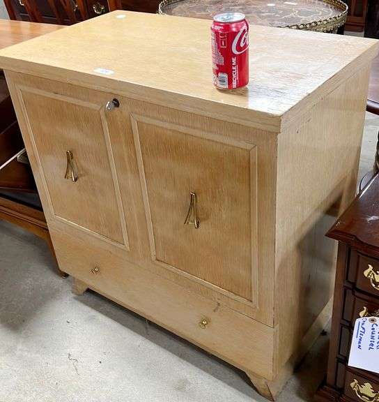 Lane MCM Cedar Chest, Finish Wear Dixon's Auction at Crumpton