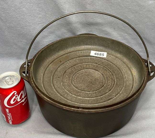 Antique Griswold 9 Cast Iron Dutch Oven Dixon's Auction at Crumpton