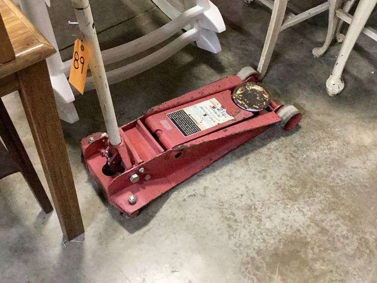 2.5 ton floor jack Diamond G Auctioneers