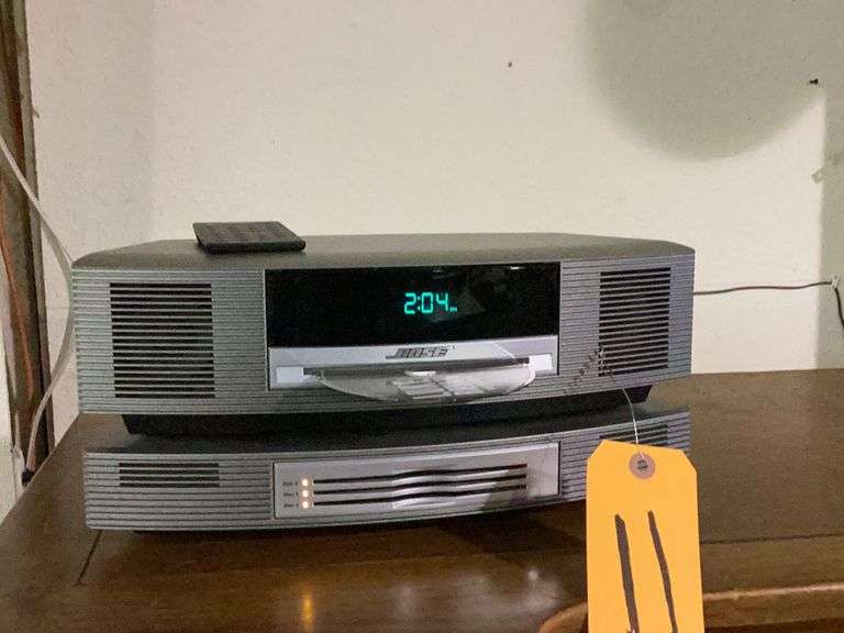 Bose radio with cd player and remote Diamond G Auctioneers