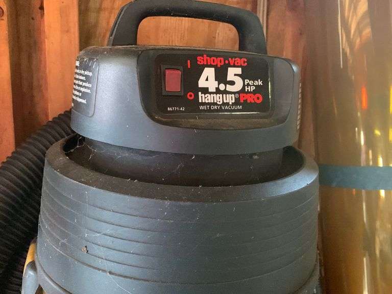 Shop Vac Hang Up Pro Wet / Dry Vacuum w/ Accessories Delaware Auction