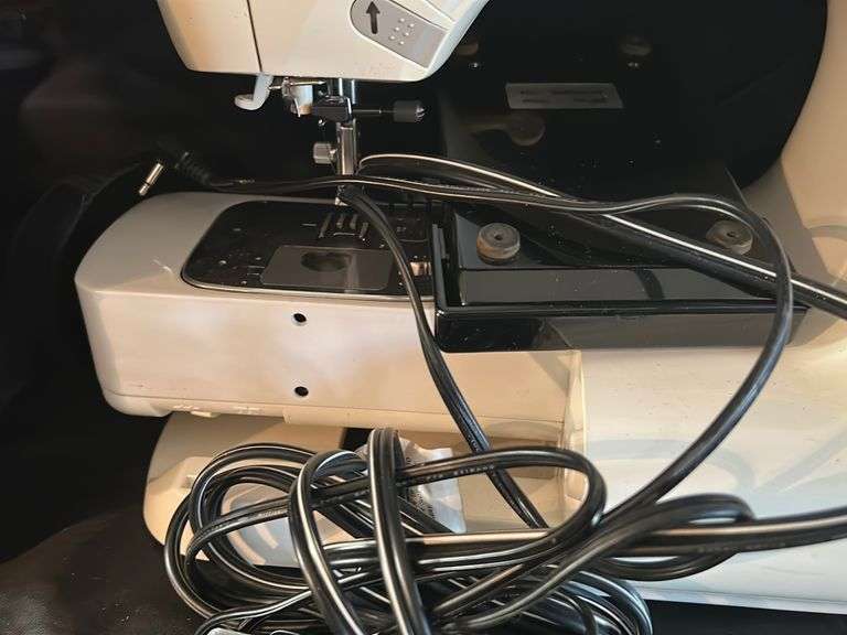 Singer Quantum XL1000 Sewing Machine w/ Carrying Case Delaware