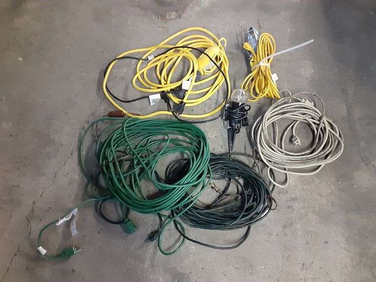 (2) Drop Lights & Assorted Extension Cords Delaware Auction Center