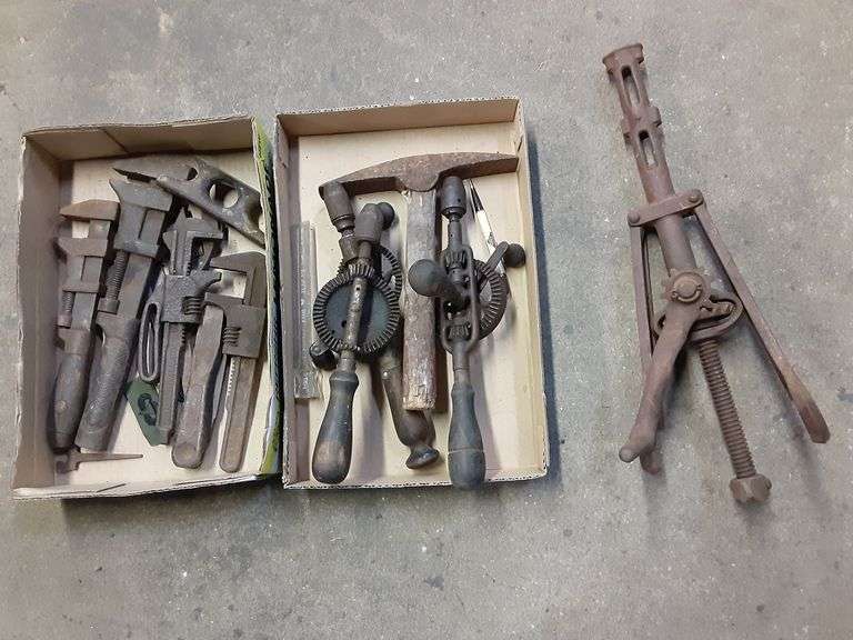 Assorted Vintage / Antique Hand Tools Delaware Auction Center