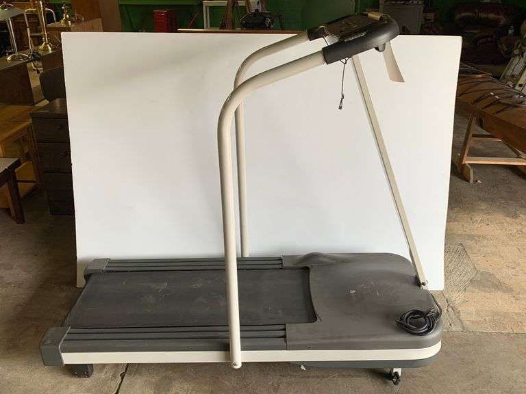 WESLO Cadence 840 Tread' Mill Delaware Auction Center