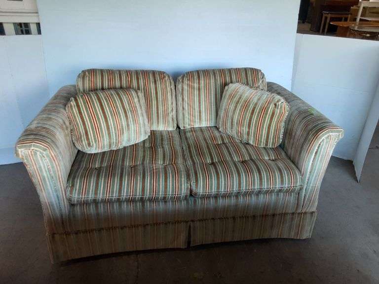 Matching Loveseat & Sofa Delaware Auction Center